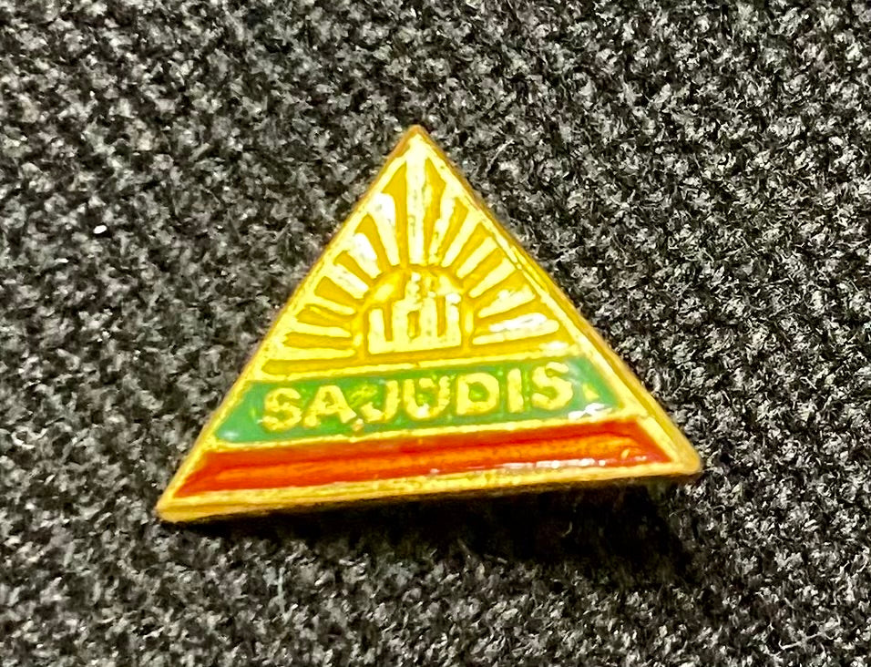 Lapel Pin - Sajudis