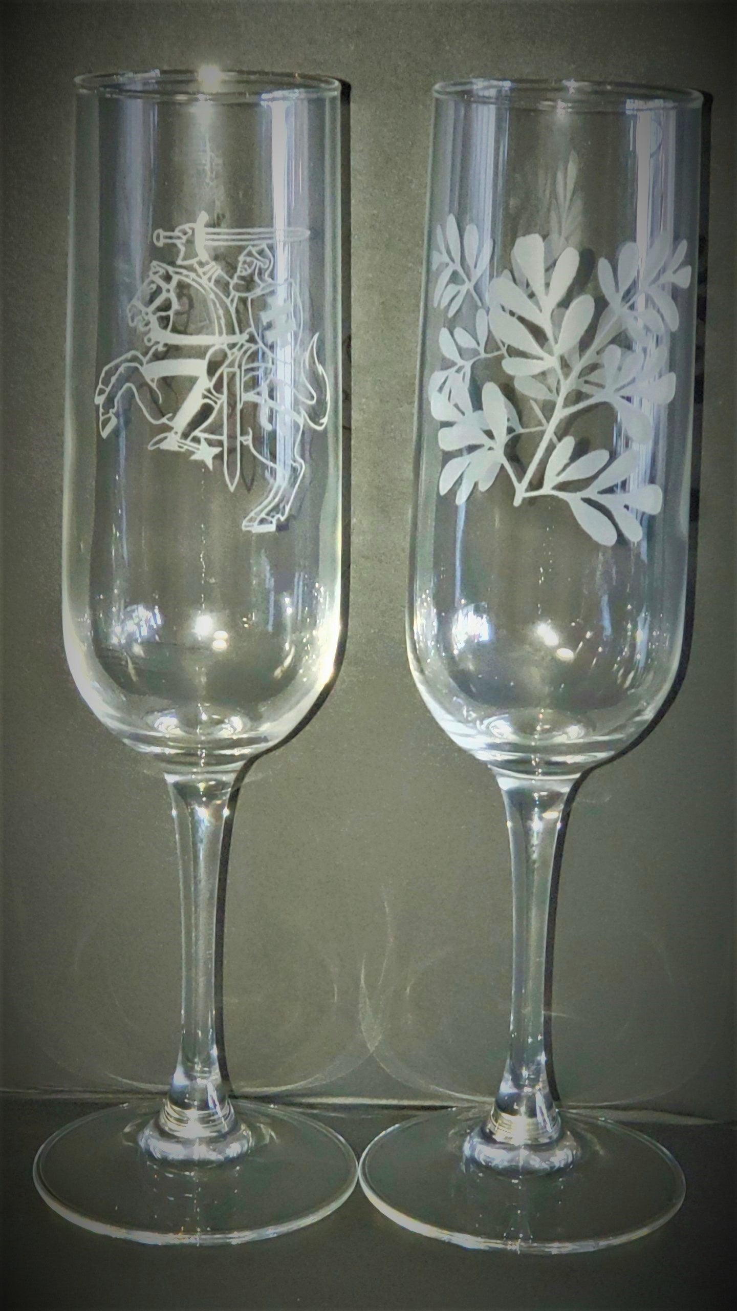 Set of 2 Champagne Flutes by Lapsys