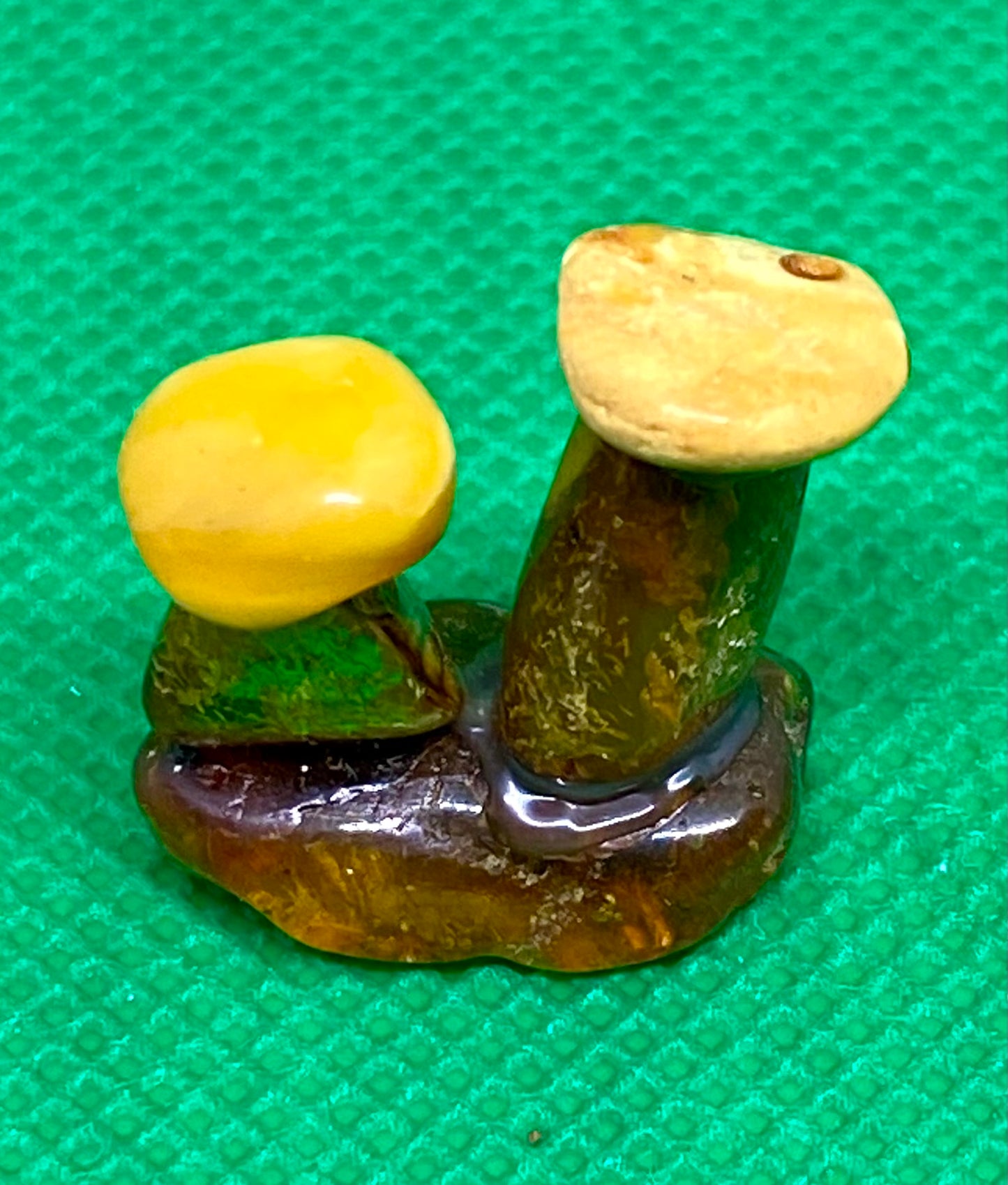 Amber Sculpture - Miniature Mushrooms (0032)