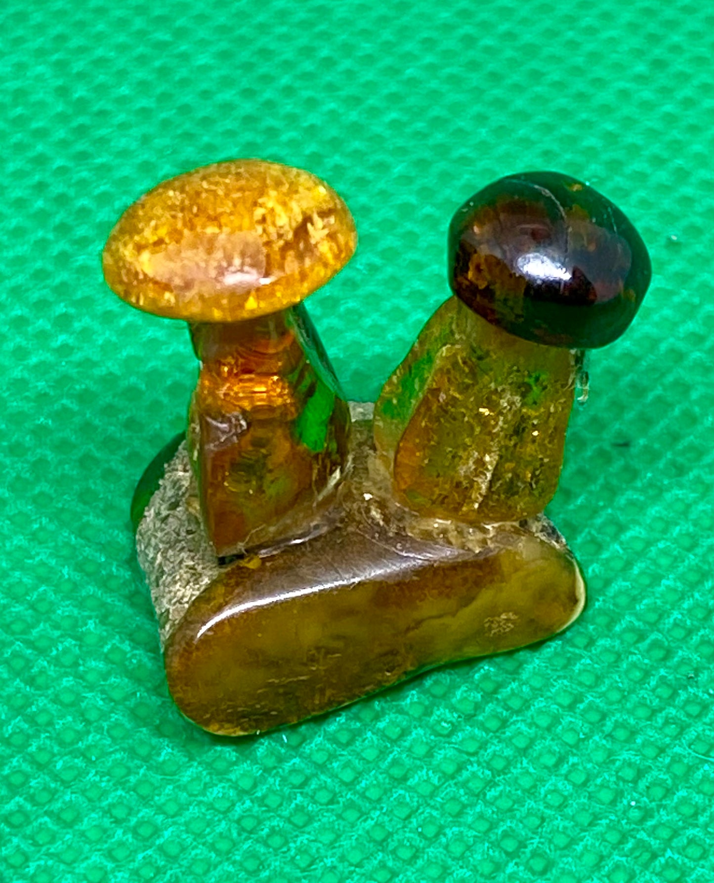 Amber Sculpture - Miniature Mushrooms (0032)