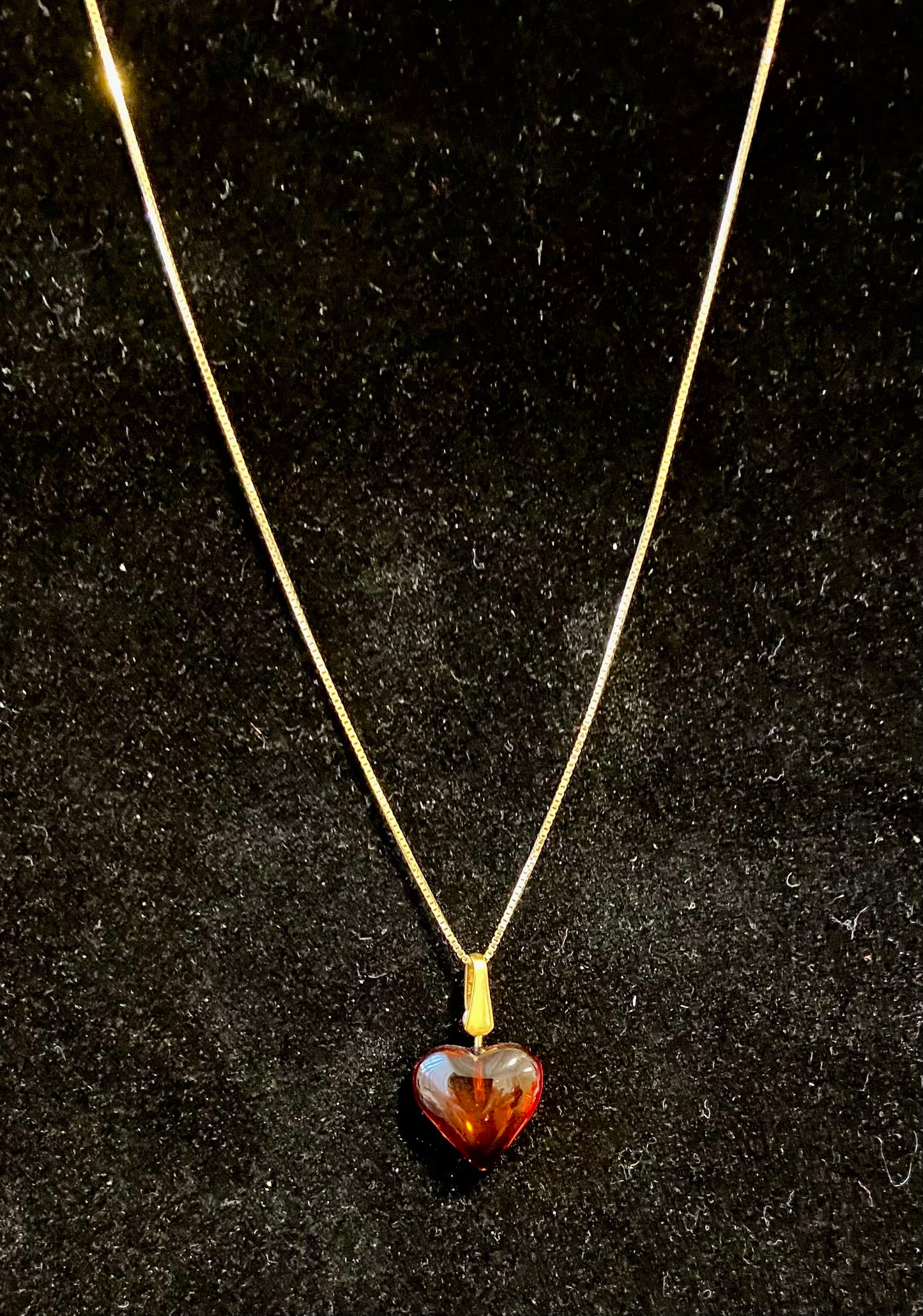 Amber heart Pendant on gold chain (3527)