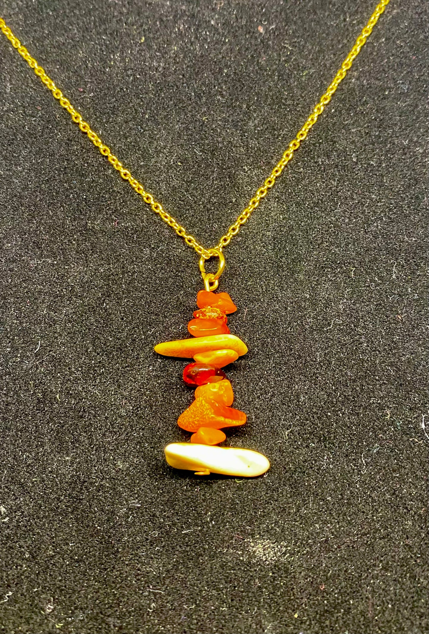 Amber Pendant on Gold Tone Chain (0050)