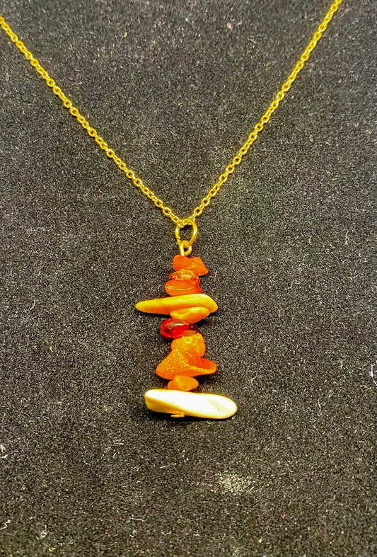 Amber Pendant on Gold Tone Chain (0050)