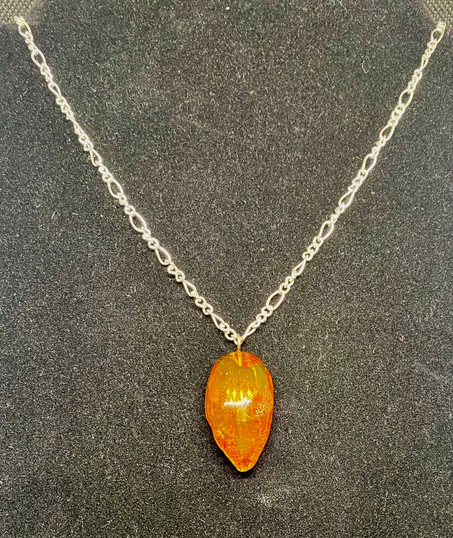 Amber Pendant on silver chain (0020)