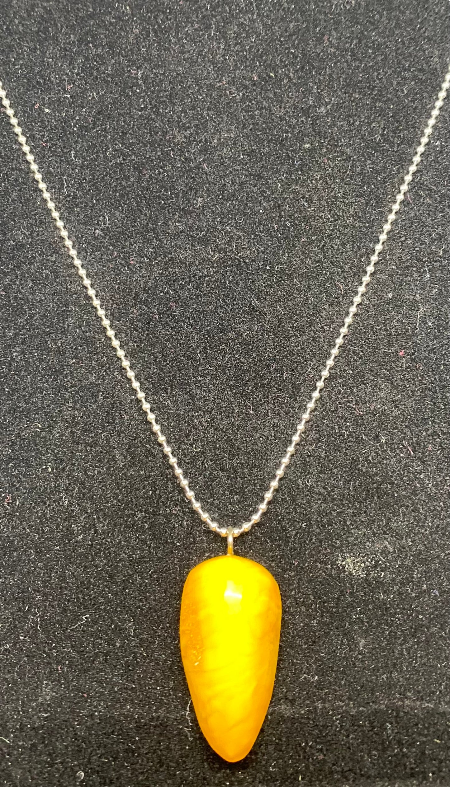 Amber Pendant on silver chain (0020)