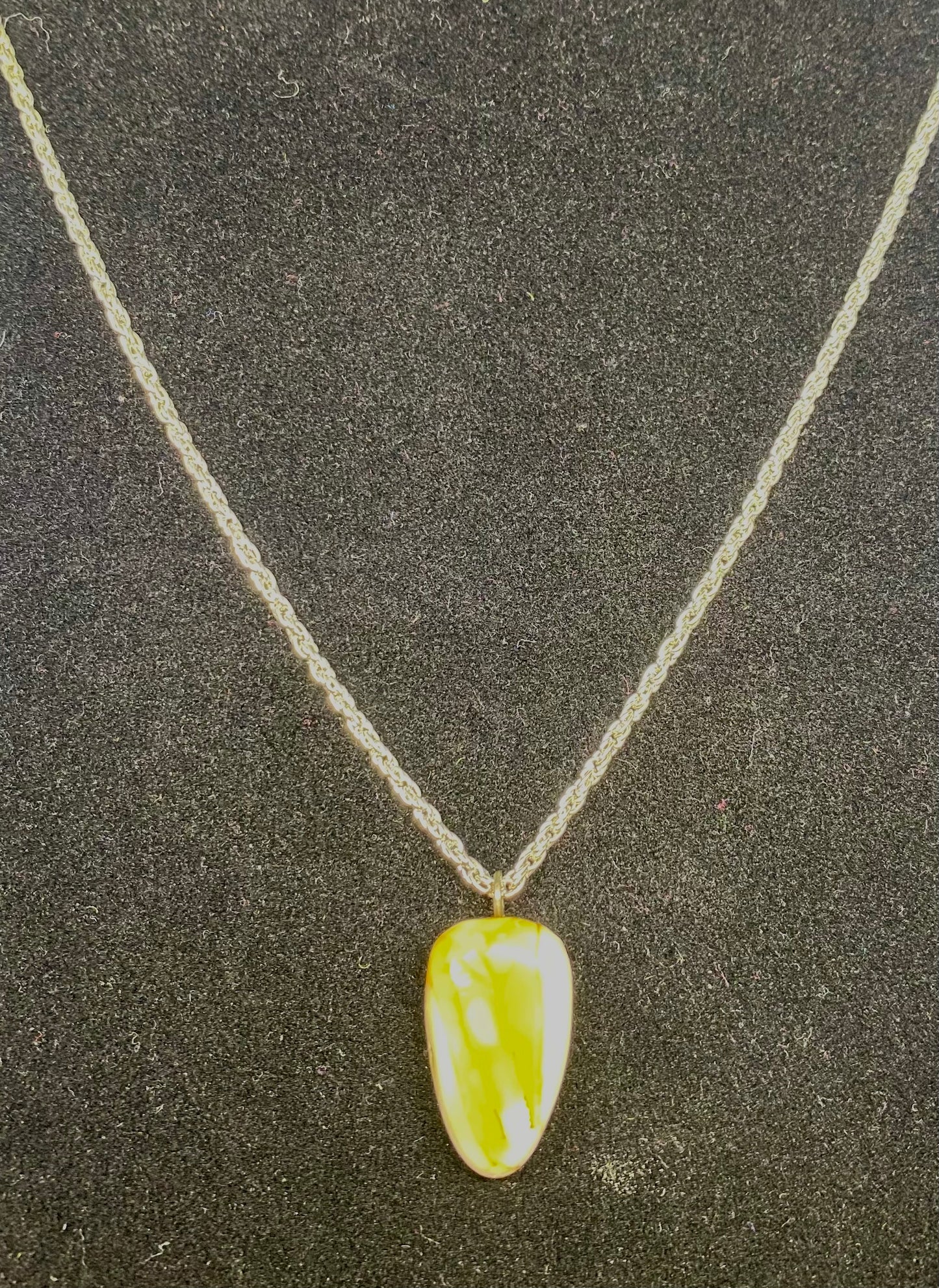 Amber Pendant on silver chain (0020)