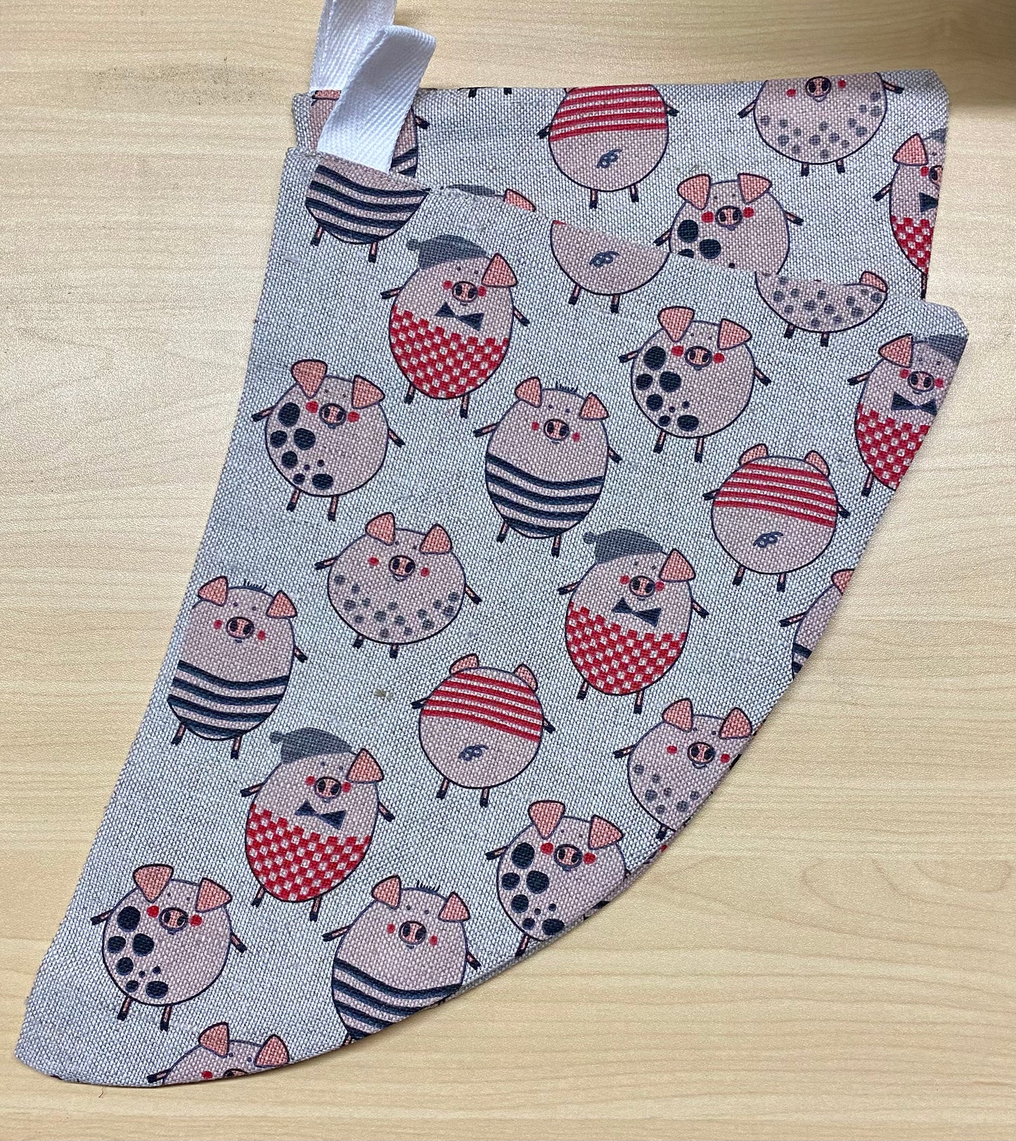 Potholder - Pig design on Linen (0629)