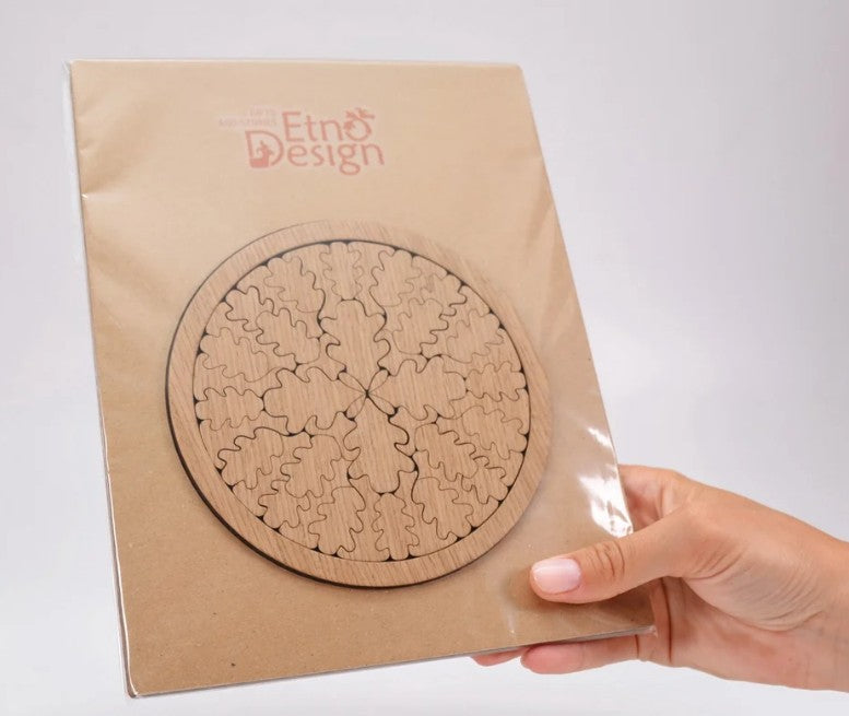 Puzzle / Coaster: Oak Leaf Circle