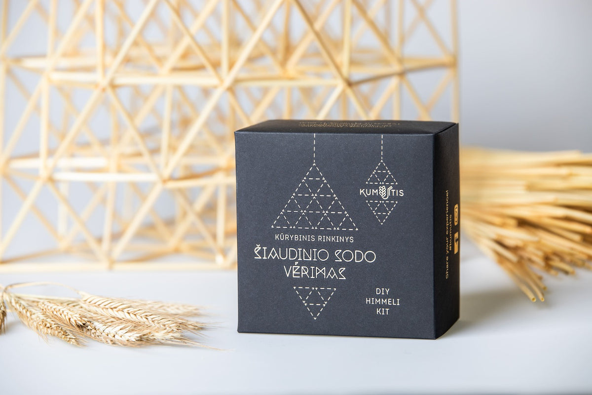 Stringing a Straw Garden Straw Ornament Kit