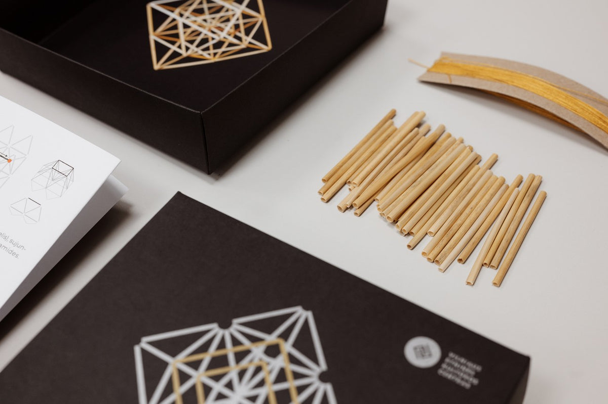 Straw Gardens Ornament Kit