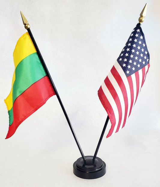Lithuanian and American desk flags (0511)