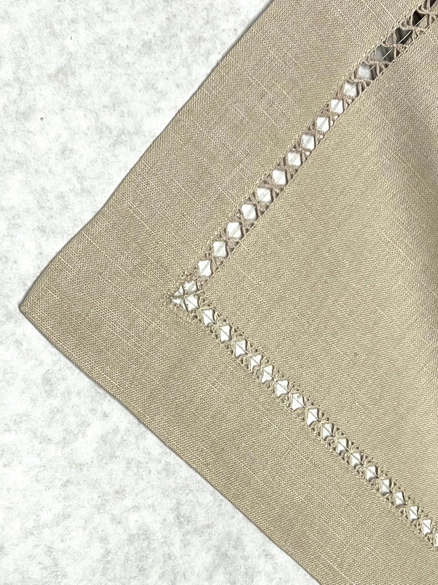 Linen Hemstitch Table Runner (3288)